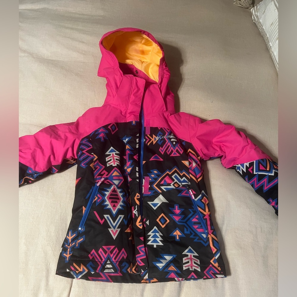 Girls’ Columbia snow jacket. Omni-heat liner with removable fleece jacket